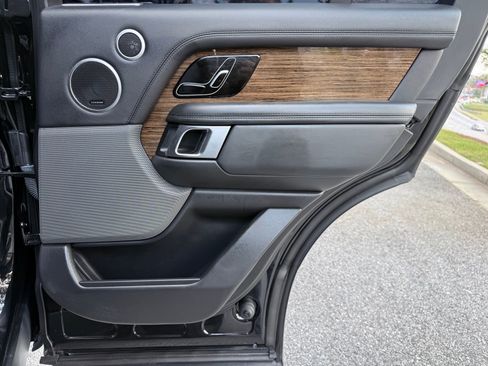 Used 2018 Land Rover Range Rover Supercharged image 48