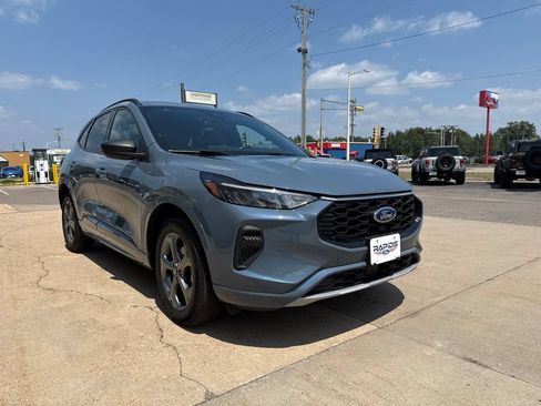 Used 2023 Ford Escape ST-Line w/ Tech Pack #1 AWD/4WD image 2