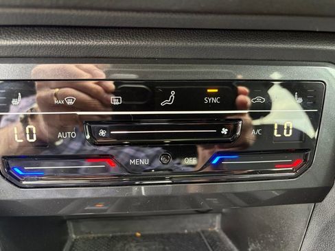 Certified 2024 Volkswagen Tiguan SE R-Line w/ MDO Package, Three-Row FWD image 18