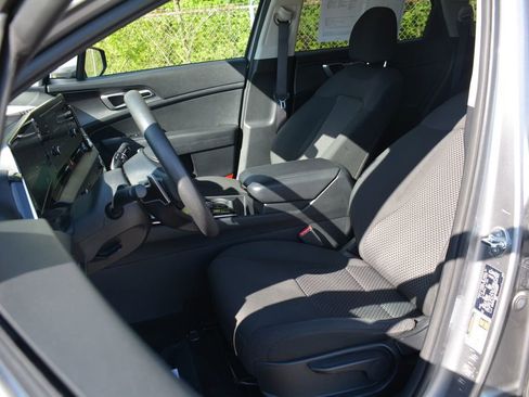 Used 2023 Kia Sportage LX AWD/4WD image 9