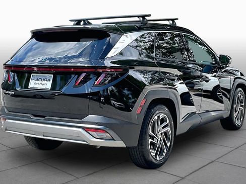 Used 2025 Hyundai Tucson Limited FWD image 13