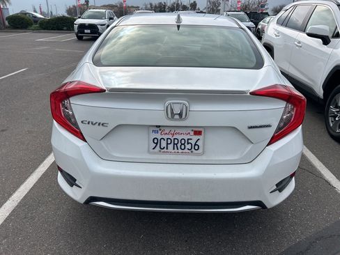 Used 2019 Honda Civic Touring image 5