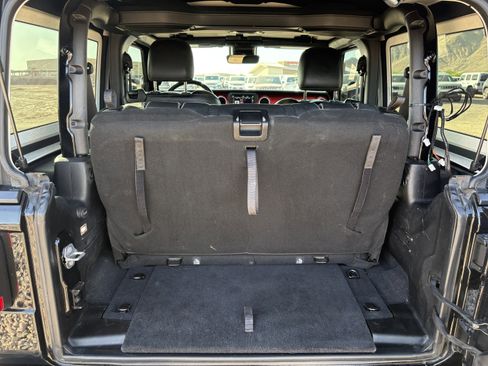 Used 2021 Jeep Wrangler Rubicon w/ Uconnect 4C Nav & Sound Group AWD/4WD image 21