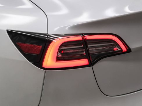 Used 2022 Tesla Model 3 RWD image 7
