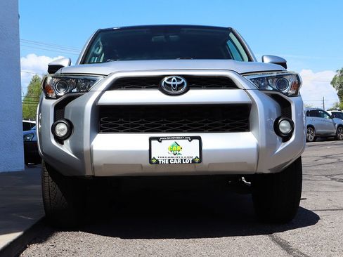 Used 2014 Toyota 4Runner SR5 AWD/4WD image 17
