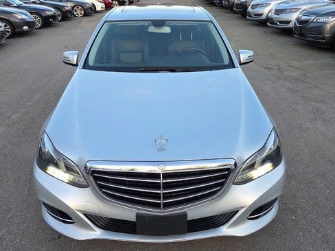 Used 2014 Mercedes-Benz E 350 4MATIC Sedan image 3