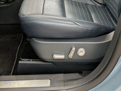 Used 2025 Lincoln Nautilus Reserve AWD/4WD image 16