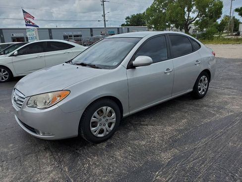Used 2010 Hyundai Elantra GLS FWD image 10
