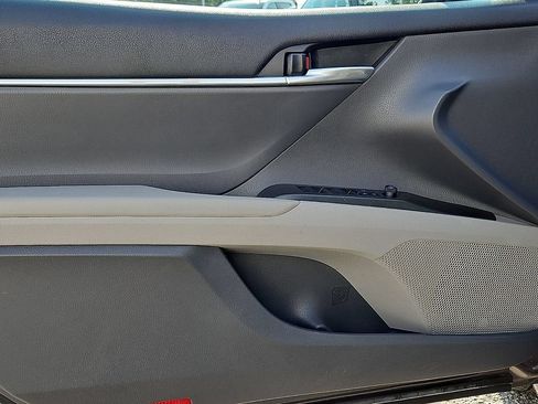 Used 2022 Toyota Camry LE FWD image 12