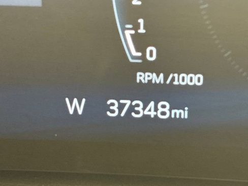 Used 2025 Cadillac XT4 Premium Luxury FWD image 22