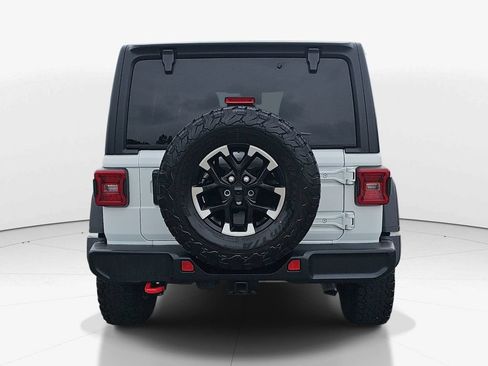 Used 2025 Jeep Wrangler Unlimited Rubicon AWD/4WD image 6