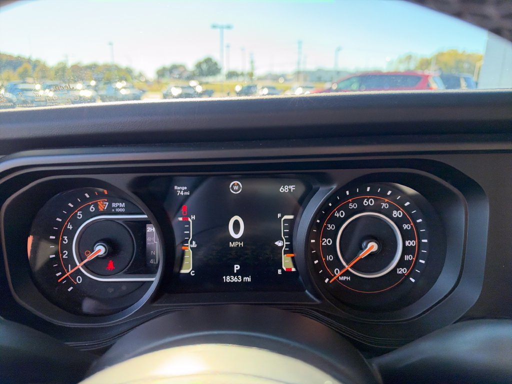 Used 2025 Jeep Gladiator Mojave AWD/4WD image 12