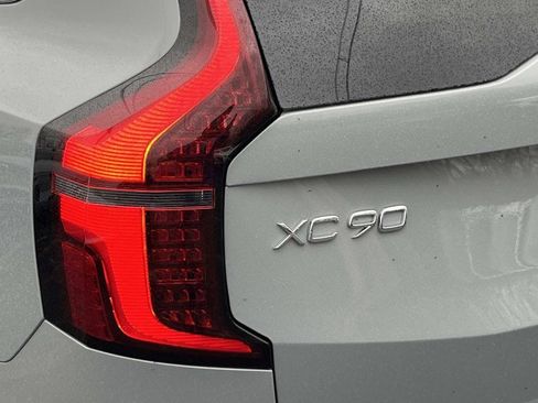 New 2026 Volvo XC90 T8 Plus image 10