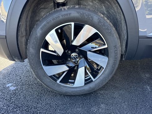 New 2026 Volkswagen Atlas Cross Sport SE image 34