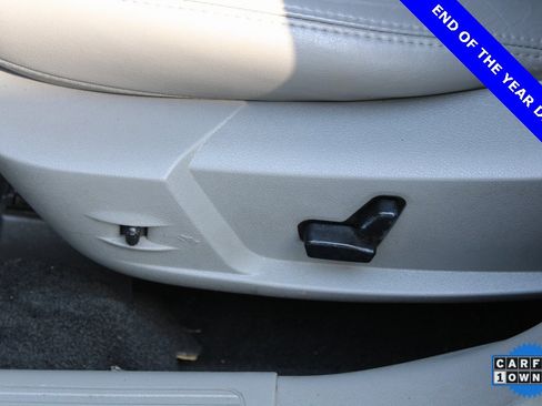 Used 2005 Chrysler 300 C w/ Navigation & Sound Group II image 10