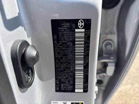 Used 2025 Toyota Corolla LE FWD image 25