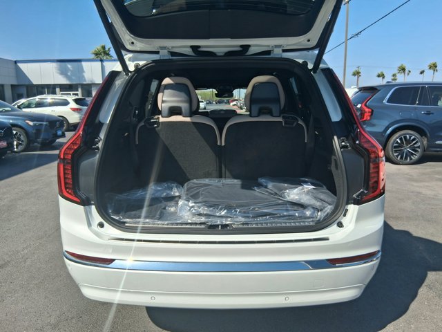 New 2026 Volvo XC90 T8 Plus w/ Protection Package Premier AWD/4WD image 6
