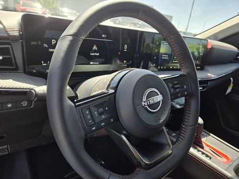 New 2026 Nissan Kicks SR w/ SR Premium Package FWD image 12