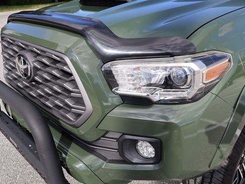 Used 2021 Toyota Tacoma TRD Sport AWD/4WD image 3