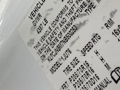 Certified 2022 Chevrolet Trax LS w/ Tint and Cruise Package image 32