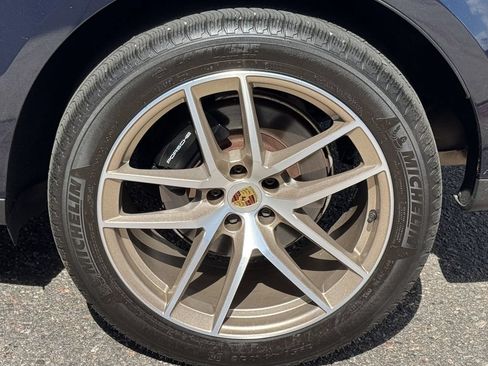 Used 2023 Porsche Macan AWD/4WD image 13