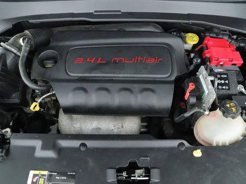 Used 2020 Jeep Compass Latitude w/ Cold Weather Group image 16