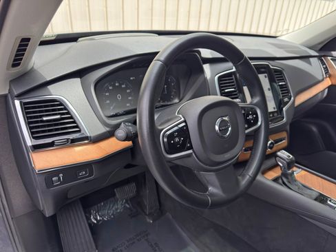 Used 2021 Volvo XC90 T5 Momentum w/ Advanced Package AWD/4WD image 14