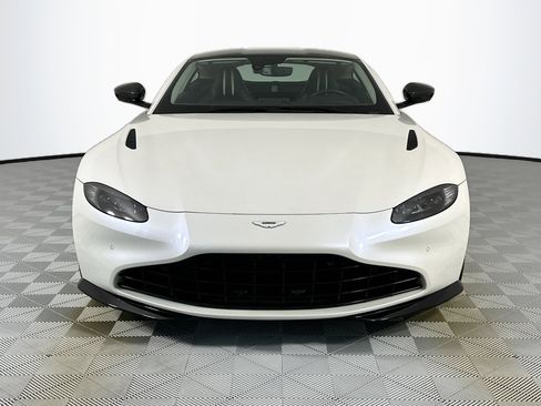 Used 2021 Aston Martin V8 Vantage Coupe image 7