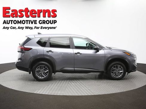 Used 2024 Nissan Rogue S AWD/4WD image 45