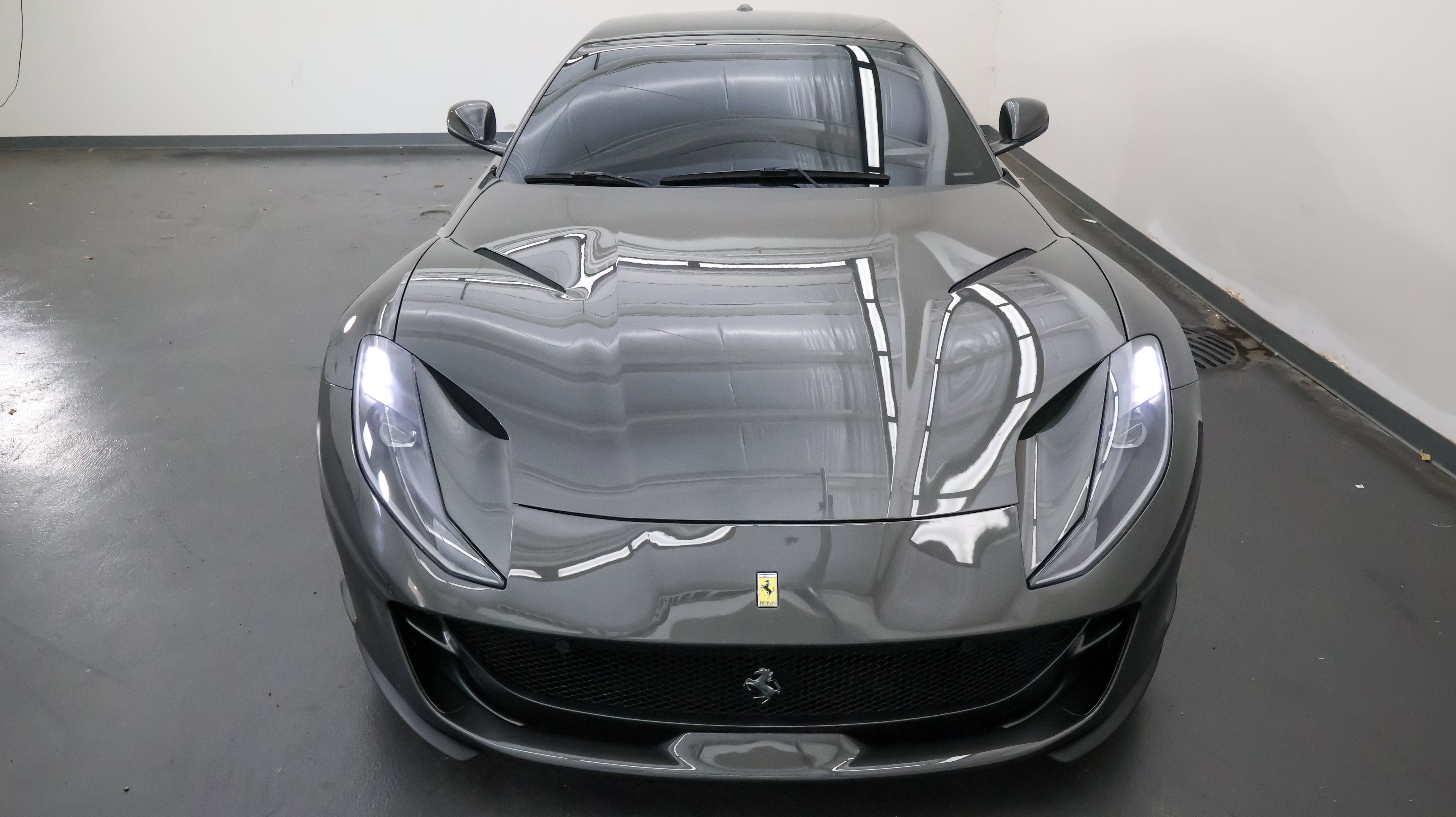Used 2019 Ferrari 812 Superfast RWD image 9