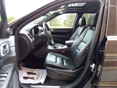 Used 2021 Jeep Grand Cherokee Limited AWD/4WD image 22