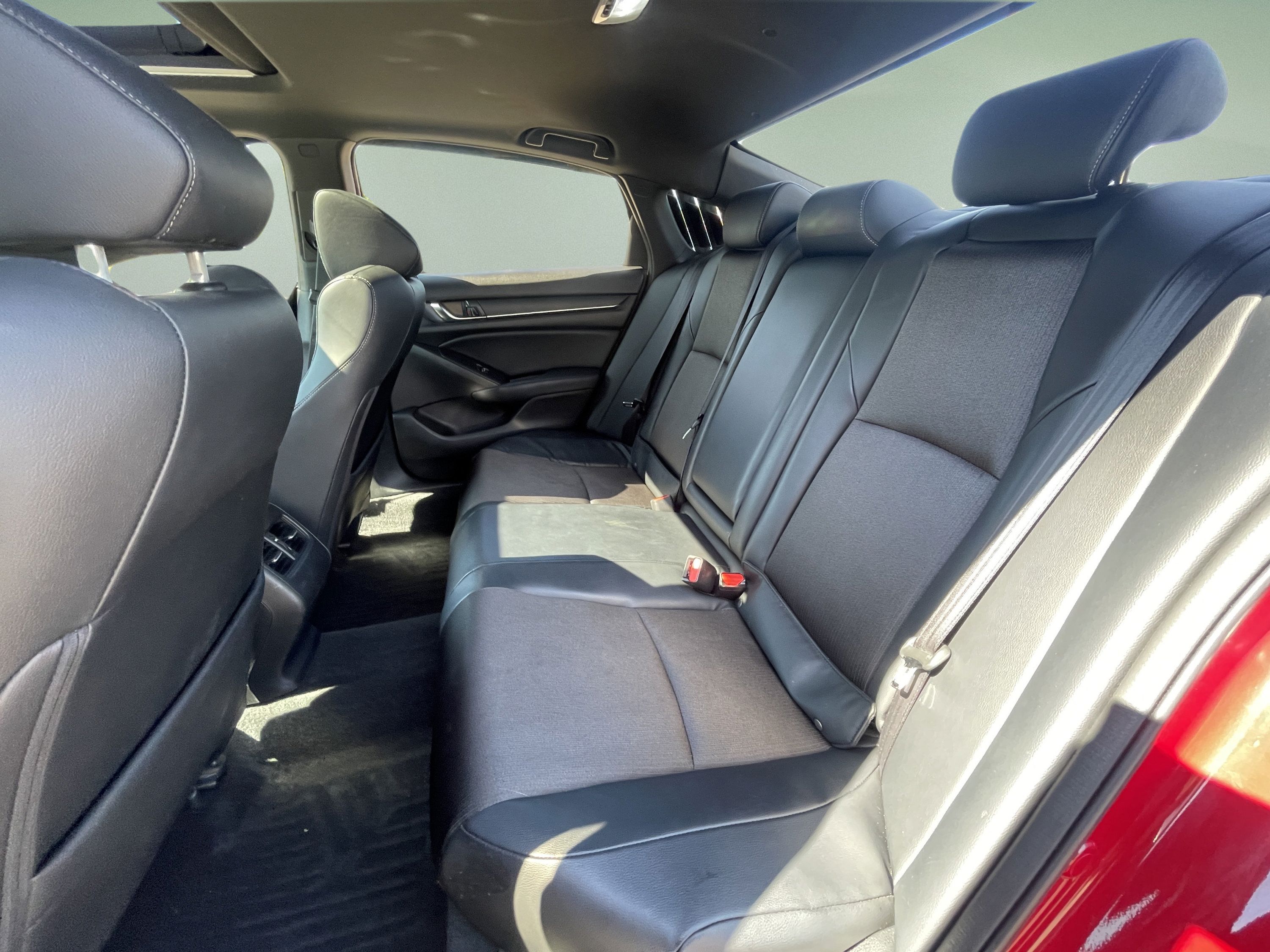 Used 2018 Honda Accord Sport image 32