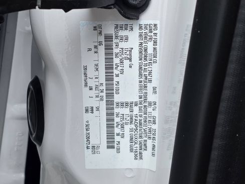 Used 2016 Ford C-MAX Energi SEL w/ Equipment Group 302A FWD image 31