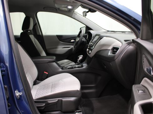Used 2024 Chevrolet Equinox LS FWD image 24