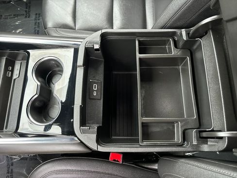 Used 2025 Chevrolet Tahoe Z71 image 25