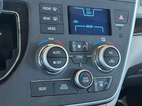 Certified 2020 Toyota Sienna XLE w/ XLE Navigation Package FWD image 24