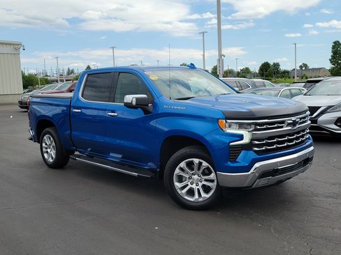 Used 2022 Chevrolet Silverado 1500 LTZ w/ LTZ Premium Package AWD/4WD image 32