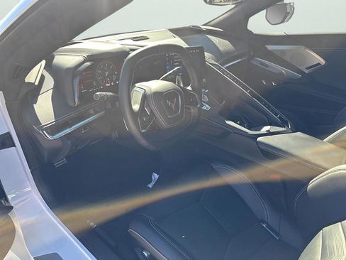 Used 2025 Chevrolet Corvette Stingray Preferred Conv w/ Z51 Performance Package image 16