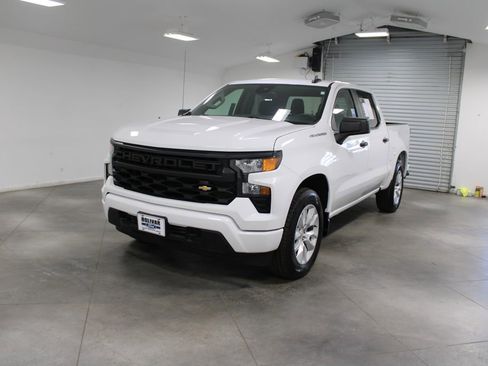 Used 2024 Chevrolet Silverado 1500 Custom image 4