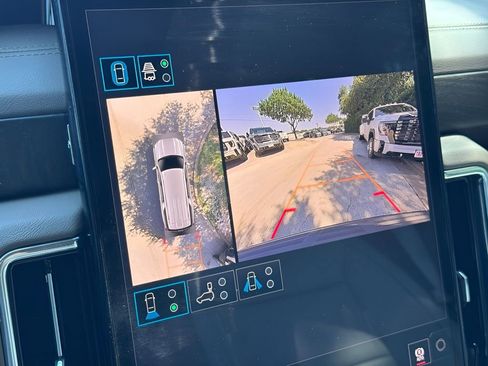 New 2026 GMC Yukon XL Denali w/ Sun & Power Step Package AWD/4WD image 24