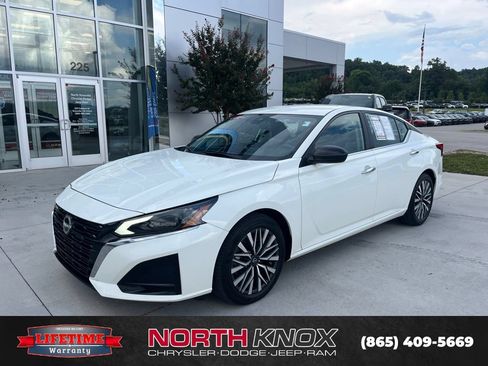 Used 2025 Nissan Altima 2.5 SV FWD image 1