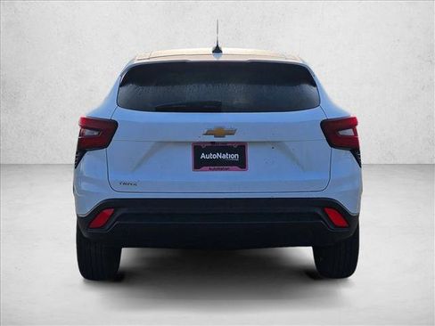 New 2026 Chevrolet Trax LS image 8