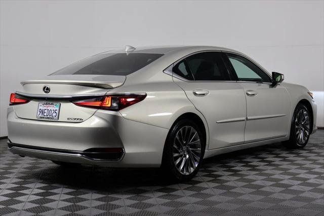 Certified 2024 Lexus ES 300h Ultra Luxury w/ Accessory Package (Z2) FWD image 4
