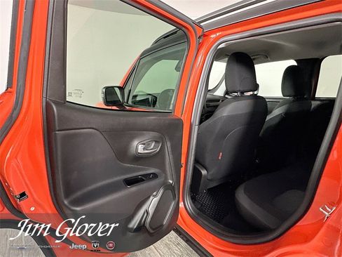 Used 2021 Jeep Renegade Trailhawk image 13