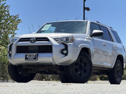 Used 2021 Toyota 4Runner SR5 RWD image 1