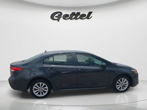 Used 2024 Toyota Corolla LE w/ LE Convenience Package FWD image 4