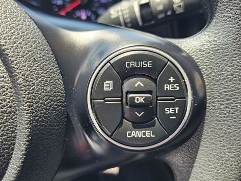 Used 2020 Kia Soul S FWD image 16