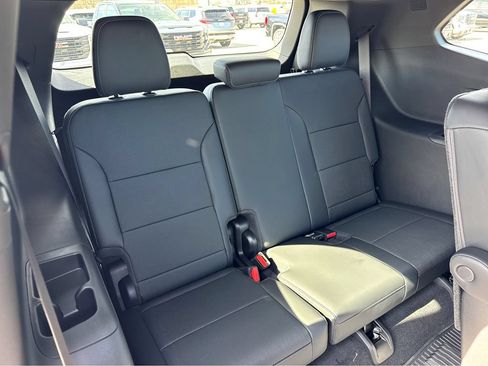 New 2026 Buick Enclave Preferred w/ LPO, Floor Liner Package AWD/4WD image 7