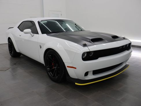 Used 2020 Dodge Challenger SRT Hellcat RWD image 2