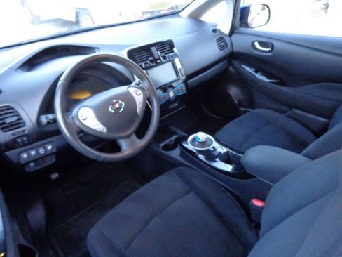 Used 2017 Nissan Leaf SV image 36